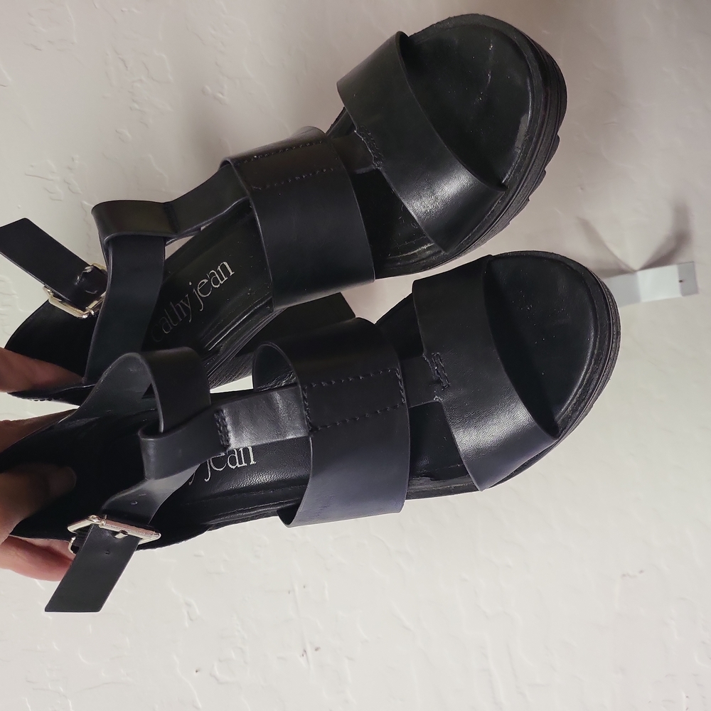 Black wedge heels